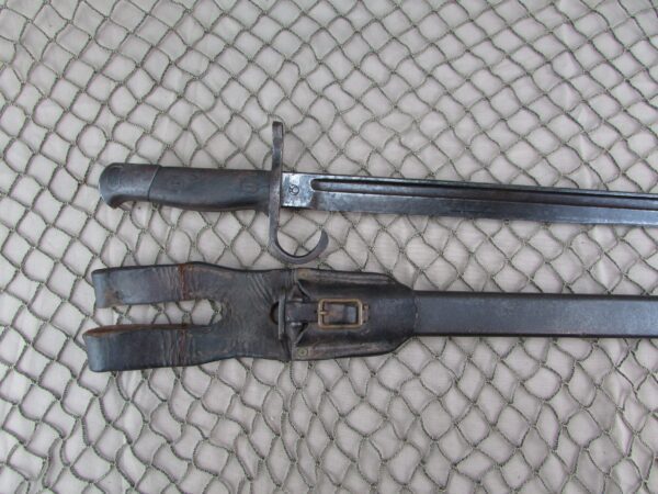 Japanese Type 30 Bayonet Nagoya Manf w/ damaged Frog - Image 2