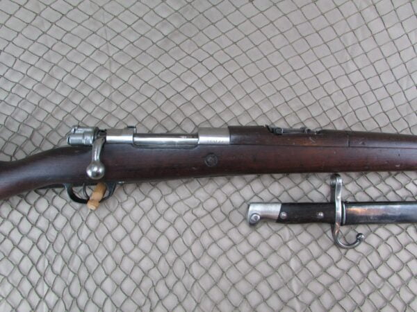 Argentine 1909 Cavalry Carbine Mauser DGFM FMAP 7.65 Cal with bayonet & sling #003772 - Image 3