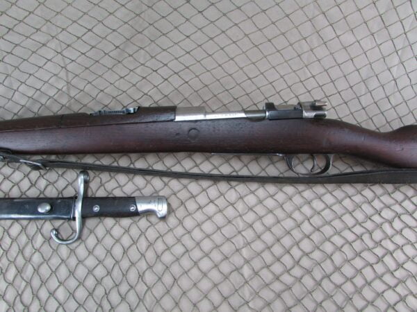 Argentine 1909 Cavalry Carbine Mauser DGFM FMAP 7.65 Cal with bayonet & sling #003772 - Image 7