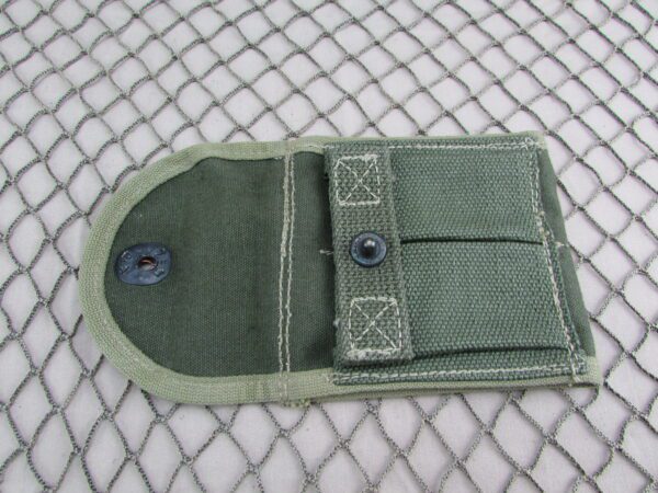 M1 Carbine Stock Type mag pouch by B.B. Inc 1943 - Image 4