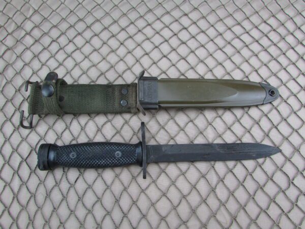 South Korean K-M4 Bayonet w/ VIZ M8A1 Scabbard Unissued