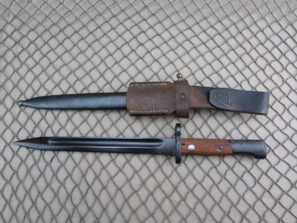 Yugo M48 Mauser bayonet w/ matching scabbard - Image 4